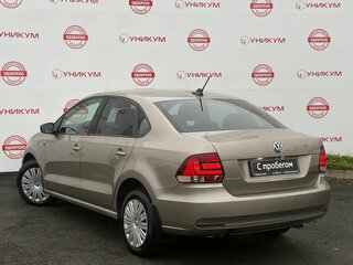 2018 Volkswagen Polo V Рестайлинг, бежевый, 1039000 рублей, вид 3
