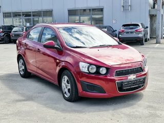 2014 Chevrolet Aveo II, красный, 349000 рублей, вид 1