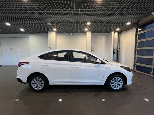 2022 Hyundai Solaris II Рестайлинг, белый, 1549000 рублей - вид 1