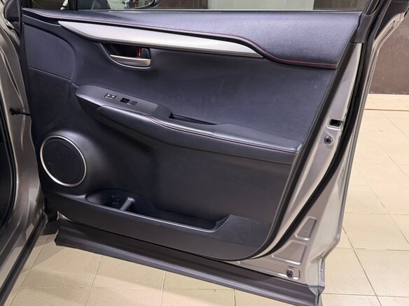 2017 Lexus NX 300 I Рестайлинг, серый, 3000000 рублей - вид 12