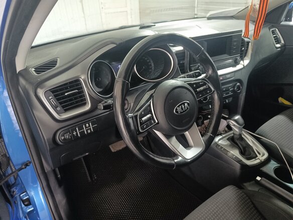 2020 Kia Ceed III, синий, 1565000 рублей - вид 5