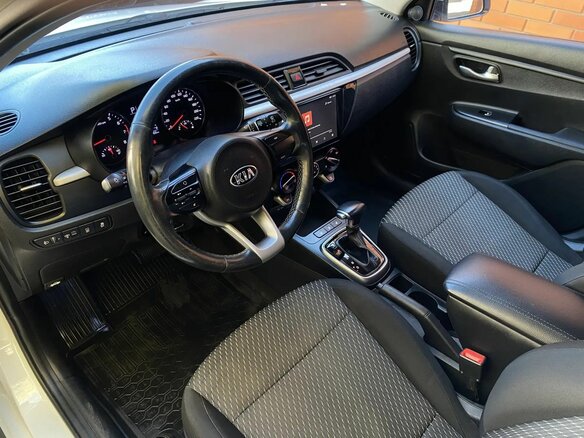 2018 Kia Rio X-Line IV, белый, 998000 рублей - вид 8