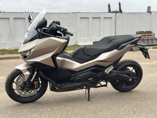 2026 Honda Forza, золотистый, 1650000 рублей, вид 4