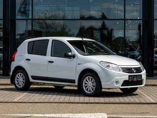 2010 Renault Sandero I, белый, 645000 рублей, вид 3