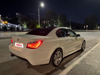2009 BMW 5 серии 525xi V (E60/E61) Рестайлинг, белый, 1510000 рублей, вид 5