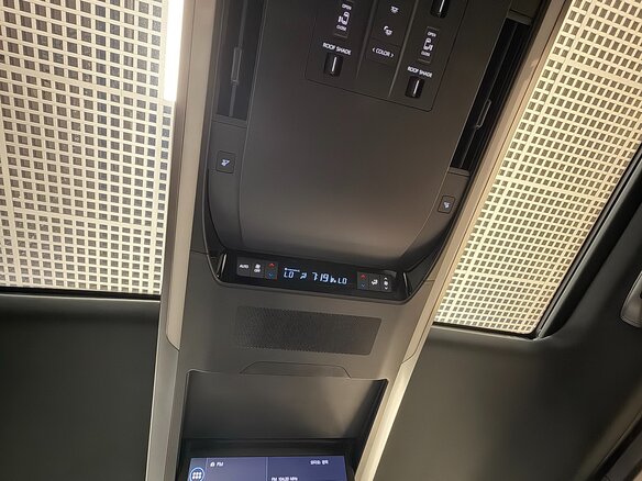 2025 Toyota Alphard IV, чёрный, 13499000 рублей - вид 29
