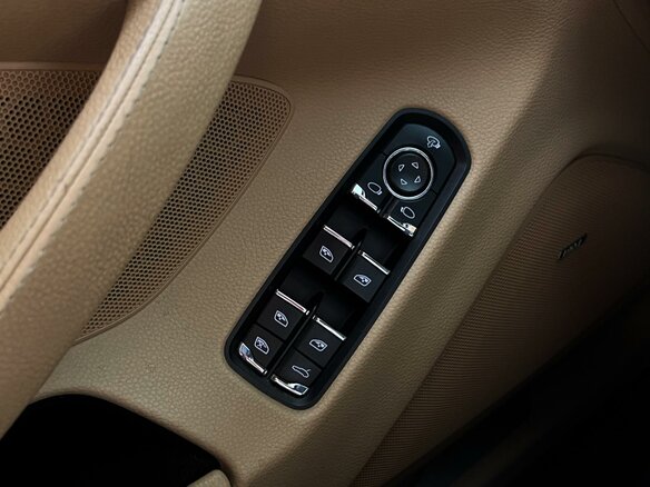 2016 Porsche Panamera 4 I Рестайлинг, чёрный, 3849900 рублей - вид 20