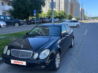 2004 Mercedes-Benz E-Класс 200 III (W211, S211), чёрный, 690000 рублей, вид 1