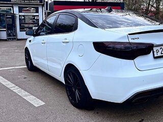 2012 Kia Rio 5-speed III, белый, 860000 рублей, вид 3