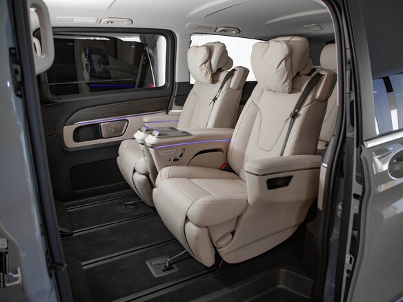 2026 Mercedes-Benz V-Класс Extra Long 300 d экстра длинный III (W447) Рестайлинг 2, серый, 15937600 рублей - вид 1