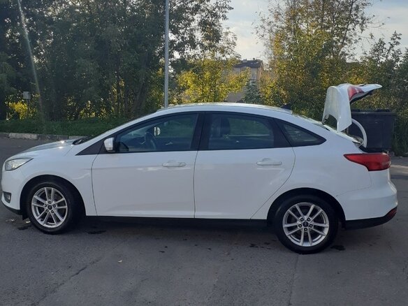 2017 Ford Focus III Рестайлинг, белый, 1000000 рублей - вид 1