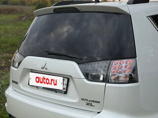 2011 Mitsubishi Outlander II Рестайлинг, белый, 1300000 рублей, вид 5