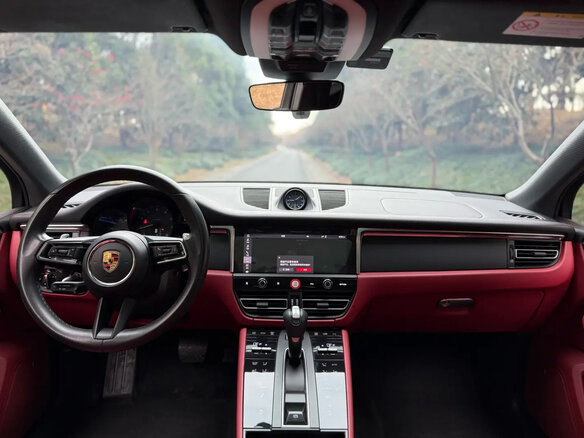2023 Porsche Macan I Рестайлинг 2, чёрный, 6800000 рублей - вид 7
