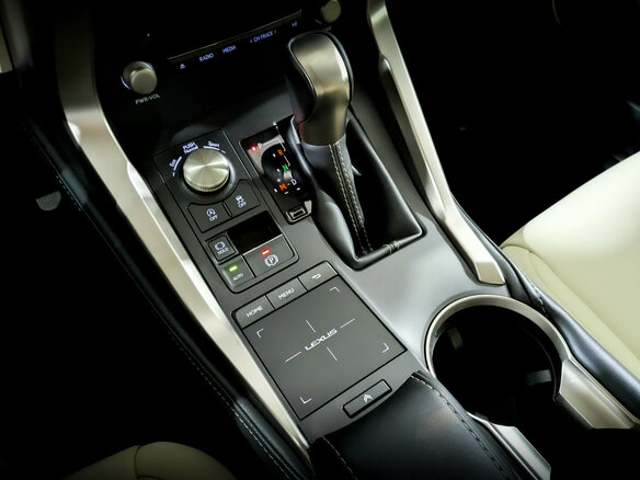 2021 Lexus NX 200 I Рестайлинг, белый, 3550000 рублей - вид 23