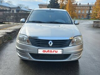 2013 Renault Logan I Рестайлинг, серебристый, 410000 рублей, вид 2