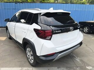 2022 Toyota Yaris L X XP150 Рестайлинг, белый, 1099000 рублей, вид 2