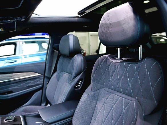 2026 Geely Monjaro I Рестайлинг, белый, 4954990 рублей - вид 6