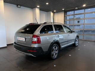 2011 Skoda Octavia Scout II (A5) Рестайлинг, серый, 1080000 рублей, вид 3