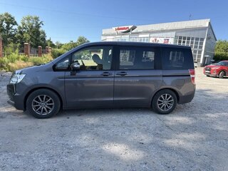 2013 Honda Stepwgn IV Рестайлинг, серебристый, 1599000 рублей, вид 5