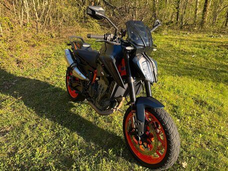 2022 KTM 890 Duke R, чёрный, 800000 рублей, вид 2