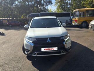 2021 Mitsubishi Outlander III Рестайлинг 3, белый, 2470000 рублей, вид 2