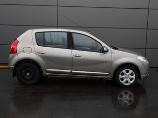 2011 Renault Sandero I, бежевый, 549000 рублей, вид 4
