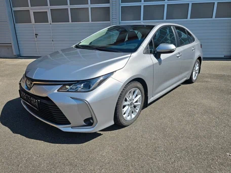 2023 Toyota Corolla XII (E210), серебристый, 2296000 рублей, вид 3