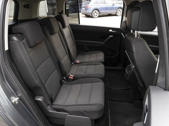 2019 Volkswagen Touran II, серый, 1819000 рублей - вид 6