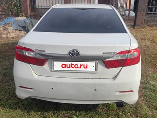 2013 Toyota Camry VII (XV50), белый, 900000 рублей, вид 2