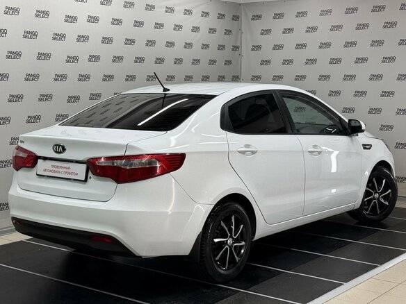 2015 Kia Rio III, белый, 885000 рублей - вид 1