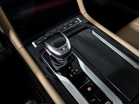 2023 Hongqi H5 II, белый - вид 10