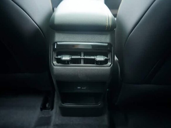 2026 Geely Binyue I Рестайлинг 2, серый - вид 15