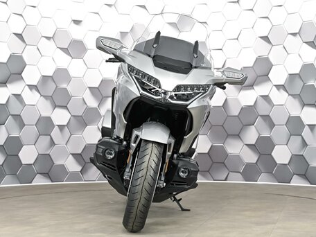2025 Honda GL 1800 Gold Wing, серебристый, 3649000 рублей, вид 5