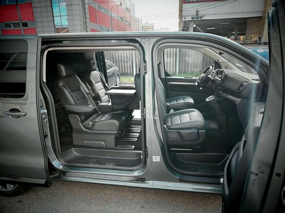 2026 Opel Zafira Life, зелёный - вид 31