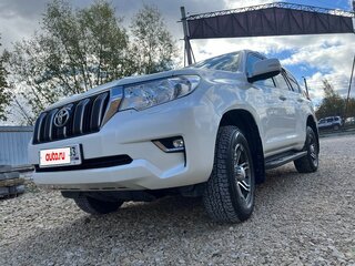 2021 Toyota Land Cruiser Prado 150 Series Рестайлинг 2, белый, 4780000 рублей, вид 2