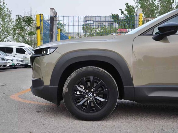 2023 Mazda CX-50, бежевый, 2857000 рублей - вид 3