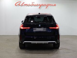 2025 BMW X1 20i xDrive III (U11/U12), чёрный, 5300000 рублей, вид 4