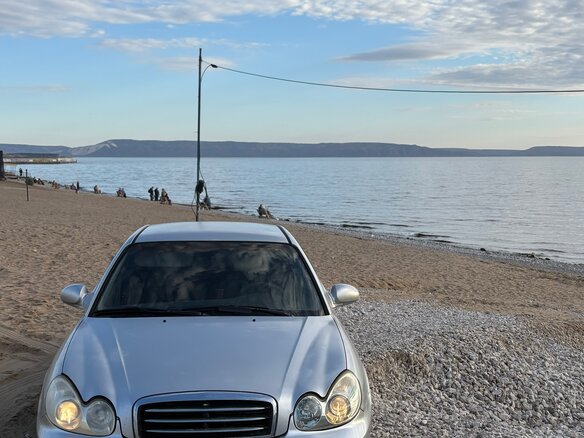 2004 Hyundai Sonata ТагАЗ IV (EF) Рестайлинг, серебристый, 450000 рублей - вид 2