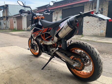 2017 KTM 690 SMC R, оранжевый, 880000 рублей, вид 4
