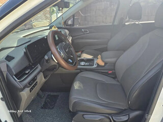 2024 Kia Carnival IV Рестайлинг, белый, 5680422 рублей, вид 5