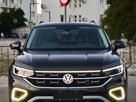 2023 Volkswagen Tayron I Рестайлинг, чёрный, 1980000 рублей, вид 1