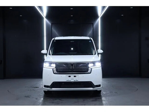 2023 Honda Stepwgn Spada VI, белый, 2350000 рублей - вид 1