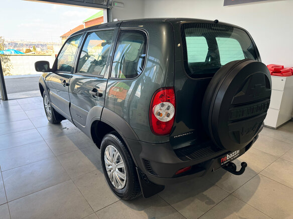 2018 Chevrolet Niva I Рестайлинг, зелёный, 655000 рублей - вид 5