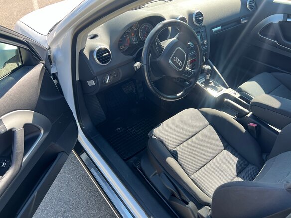 2011 Audi A3 II (8P) Рестайлинг 2, белый - вид 12