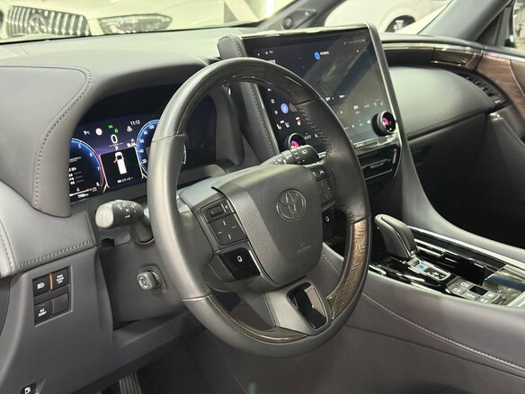 2023 Toyota Alphard IV, чёрный - вид 17