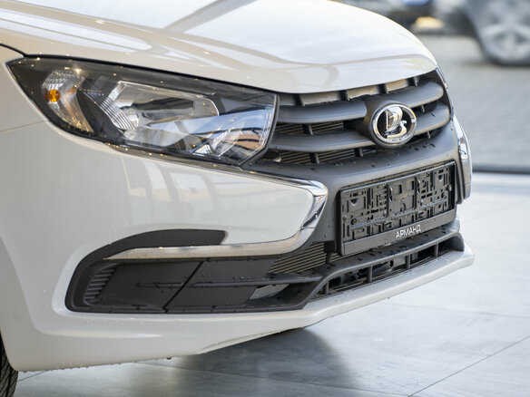 2026 Lada (ВАЗ) Granta I Рестайлинг, белый, 1800000 рублей - вид 6