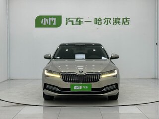 2022 Skoda Superb III Рестайлинг, золотистый, 2176000 рублей, вид 2