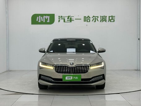 2022 Skoda Superb III Рестайлинг, золотистый, 2176000 рублей, вид 2