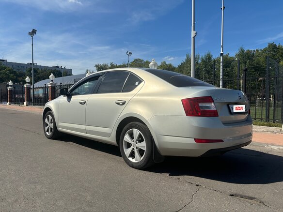 2014 Skoda Octavia III (A7), серебристый, 1100000 рублей - вид 4