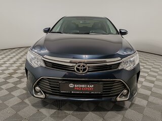2015 Toyota Camry VII (XV50) Рестайлинг, серый, 1549000 рублей, вид 2